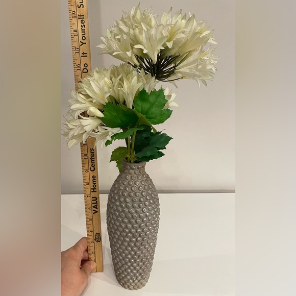 Elegant Textured Mauve/Grey Ceramic Vase with White Flowers - Picture 12 of 13